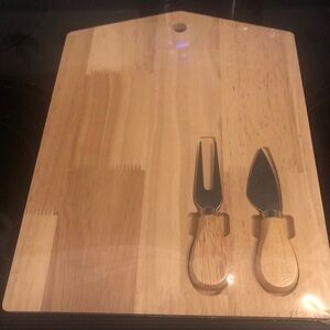 Cheese/charcuterie board